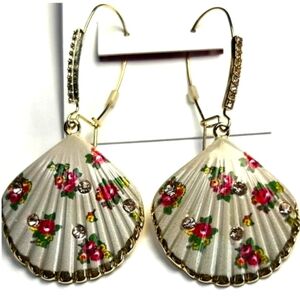 Betsey Johnson Gold Tone Seashell Crystal Clam Pink Rose Drop Earrings Floral